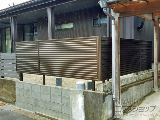 新潟県新潟市ののフェンス・柵 ミエーネフェンス 目隠しルーバータイプ 自由柱施工 施工例