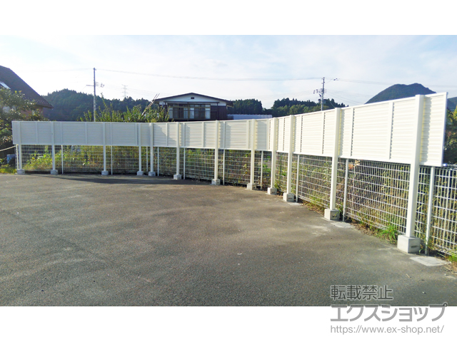 宮城県黒川郡大和町ののフェンス・柵 ミエーネフェンス 目隠しルーバータイプ 2段支柱 自立建て用（パネル1段） 施工例