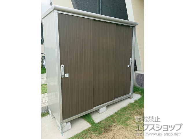 愛知県春日井市のの物置・屋外倉庫 エスモ 一般型 2100×750×1959 ESE-2107A-DW 施工例