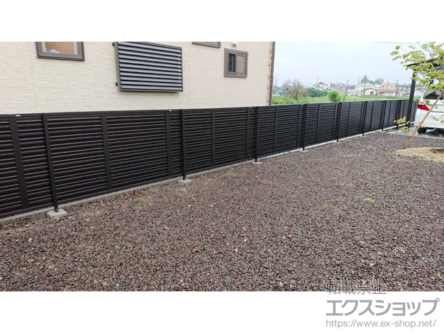 福島県伊達市ののフェンス・柵 シャトレナ3型+1型 フリー支柱タイプ 施工例