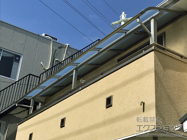 埼玉県さいたま市ののバルコニー・ベランダ屋根 ヴェクターテラス R型 屋根タイプ 連棟 積雪〜20cm対応 施工例