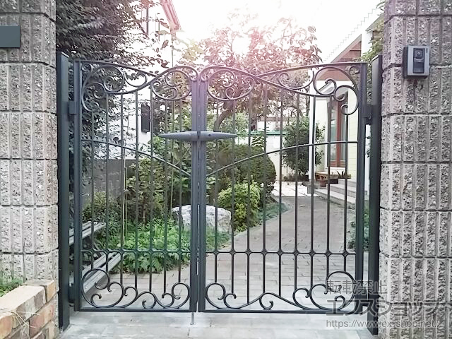 埼玉県さいたま市のの門扉 キャスリート8型 両開き親子 施工例