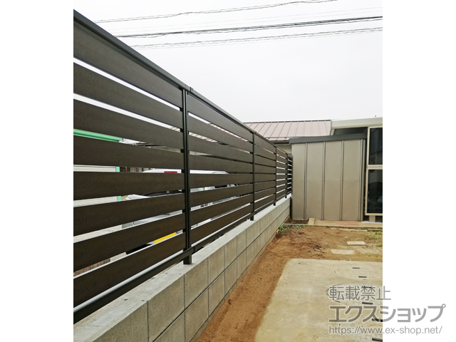 福島県福島市ののフェンス・柵 モクアルフェンス 横板タイプ 自由柱施工 施工例