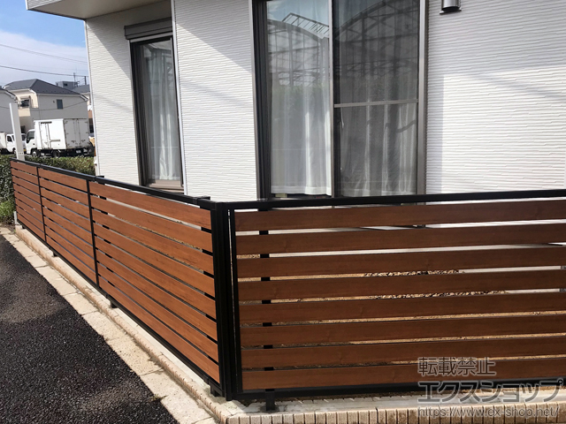 東京都小平市ののフェンス・柵 モクアルフェンス 横板タイプ 自由柱施工 施工例