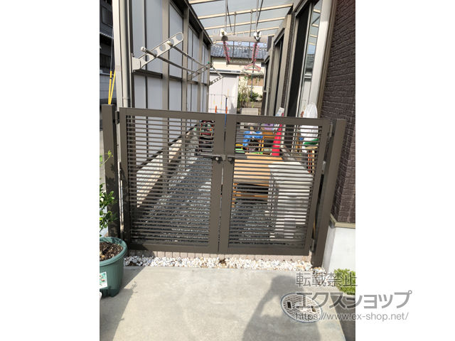 大阪府茨木市のの門扉 プレスタ門扉 1型 細横桟 両開き 柱使用 施工例