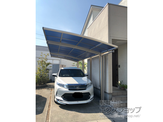 熊本県八代市ののカーポート レイナポートグラン 延長　積雪〜20cm対応＋ レイナポートグラン 着脱式サポート柱 標準・ハイルーフ兼用2本入り×1セット+1本入り×1セット 施工例