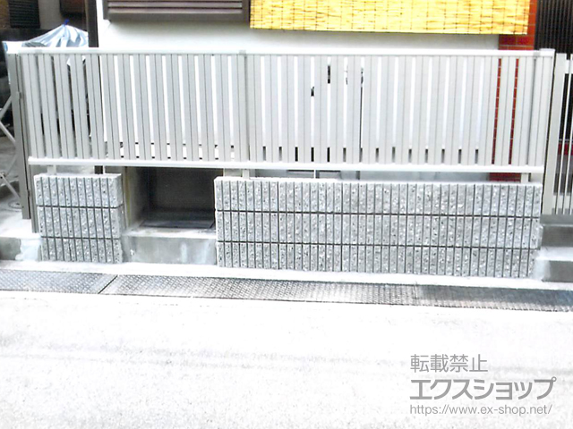 大阪府高槻市ののフェンス・柵 シンプレオフェンスST1型 縦スリット 自由柱施工 施工例