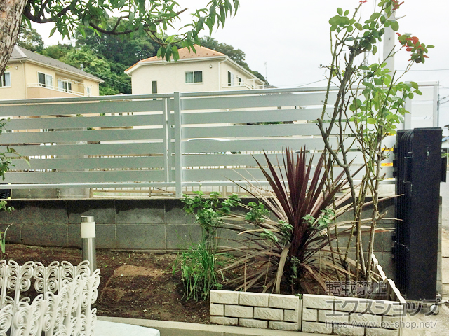 千葉県佐倉市ののフェンス・柵 シンプレオフェンスSY1型 横スリット 自由柱施工 施工例