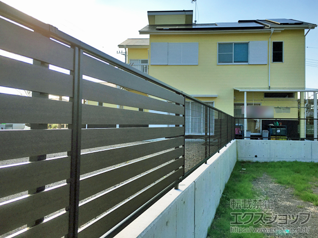 静岡県富士宮市ののフェンス・柵 シンプレオフェンスM2型 縦井桁メッシュ 自由柱施工 施工例