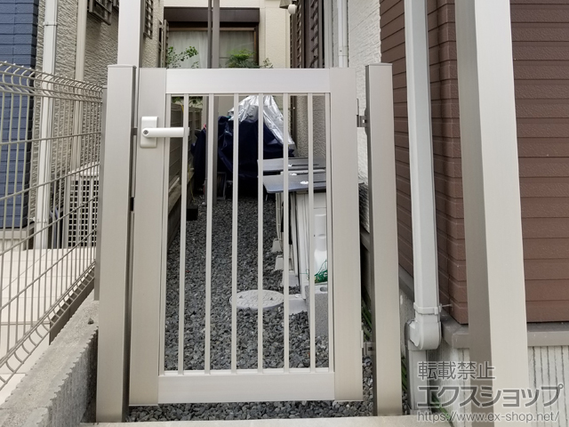 大阪府吹田市のの門扉 シンプレオ門扉K2型 たて格子 片開き専用 門柱使用 施工例