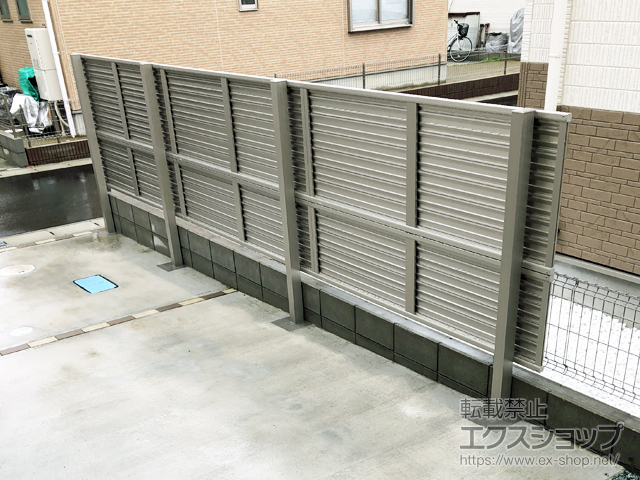 宮城県仙台市ののフェンス・柵 ミエーネフェンス 目隠しルーバータイプ 2段支柱 自立建て用（パネル2段） 施工例