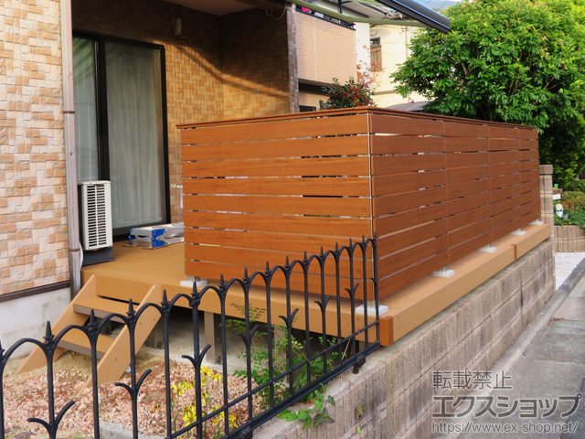 広島県呉市ののウッドデッキ リウッドデッキ 200＋ ルシアスデッキフェンスA01型＜横板格子タイプ＞ 施工例