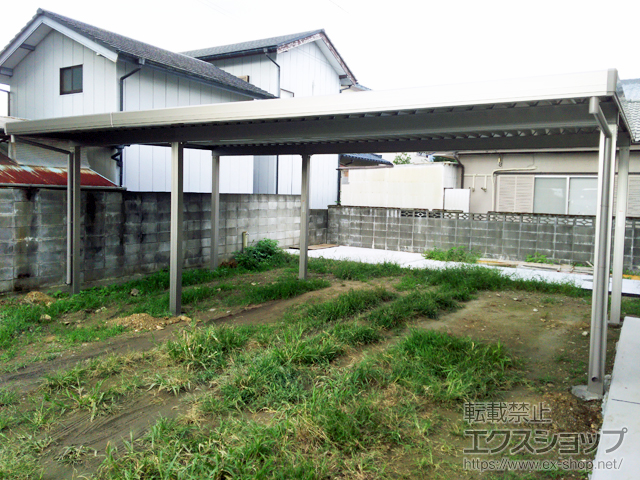 徳島県小松島市のLIXIL リクシル（トステム）のカーポート テリオスポートIII 900 3台用 横連棟 角柱6本仕様 積雪〜30cm対応 施工例