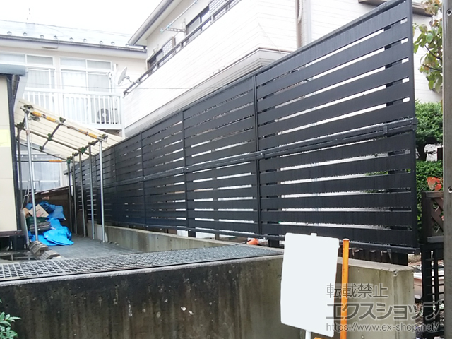 神奈川県横浜市ののフェンス・柵 モクアルフェンス 横板タイプ 2段支柱 自立建て用（パネル2段） 施工例