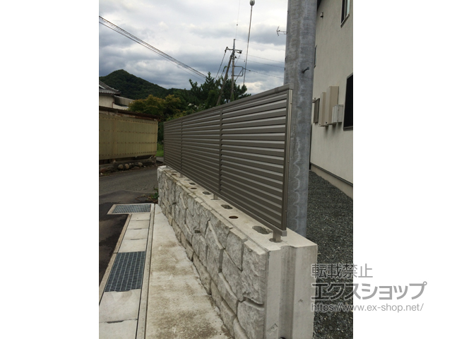 群馬県桐生市ののフェンス・柵 ミエーネフェンス 目隠しルーバータイプ 自由柱 施工例