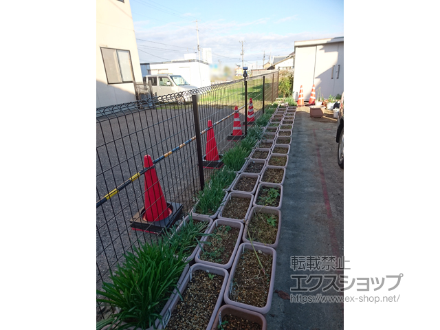 新潟県新潟市ののフェンス・柵 イーネットフェンス1FK型 傾斜地用 自由柱 施工例