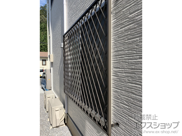 埼玉県比企郡小川町のLIXIL リクシル（トステム）の面格子・窓格子 アルミ面格子 ヒシクロス 施工例