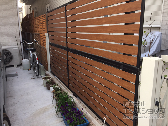 神奈川県横須賀市ののフェンス・柵 モクアルフェンス 横板タイプ 2段支柱 自立建て用（パネル2段） 施工例