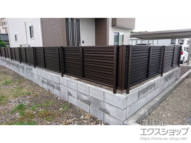 山形県酒田市ののフェンス・柵 ミエーネフェンス 目隠しルーバータイプ 自由柱施工 施工例