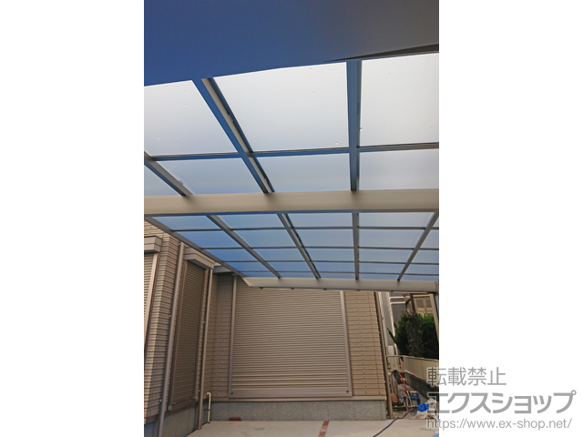 神奈川県横浜市ののカーポート フーゴF (フラットスタイル) 木調色 積雪〜20cm対応 施工例