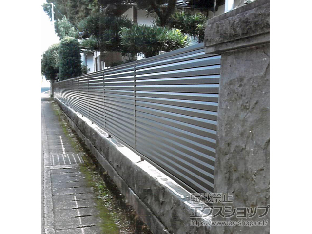 熊本県熊本市ののフェンス・柵 ミエーネフェンス 目隠しルーバータイプ 自由柱施工 施工例