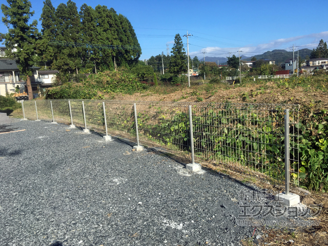 栃木県日光市ののフェンス・柵 イーネットフェンス2F型〈水平地用〉 自由柱施工 施工例