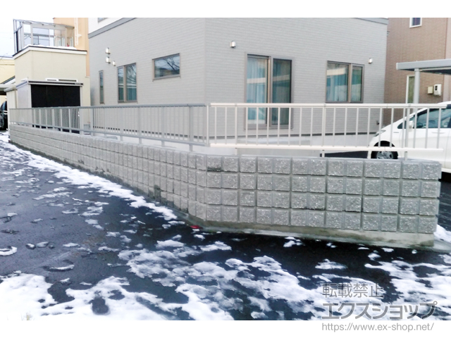 北海道札幌市ののフェンス・柵 ミエッタフェンス 防犯たて格子タイプ 自由柱施工 施工例