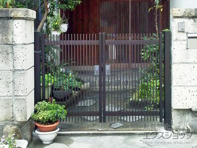 大阪府茨木市の三協アルミ門扉施工例(有磯 ありそ 1型 両開き 大阪府茨木市の三協アルミ門扉施工例(有磯 ありそ 1型 両開き
