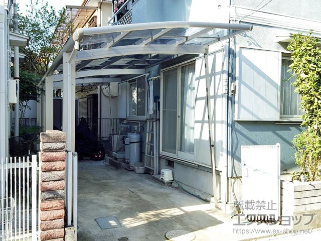 埼玉県草加市ののカーポート レイナポートグラン 縦連棟　積雪〜20cm対応 施工例