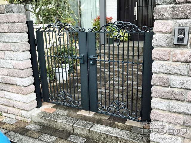 栃木県下野市のの門扉 キャスモア4型 両開き 門柱タイプ 施工例