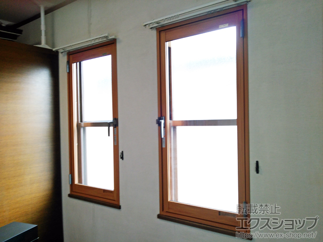 三重県桑名市のの玄関ドア、二重窓（内窓） インプラス ダストバリア仕様 開き窓 外観右吊元 施工例