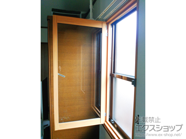 三重県桑名市のの玄関ドア、二重窓（内窓） インプラス ダストバリア仕様 開き窓 外観左吊元 施工例