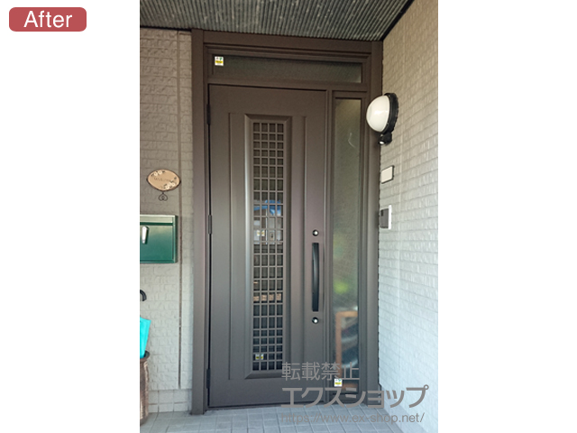 三重県志摩市のLIXIL リクシル（トステム）の玄関ドア リシェント玄関ドア3 アルミ仕様 手動 片袖仕様(ランマ付)L C84N型 施工例