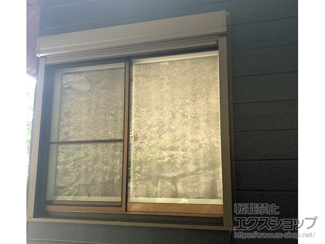 長野県北安曇郡白馬村のLIXIL リクシル（トステム）の窓シャッター 【特注】単体シャッター イタリヤ リモコン電動式 施工例