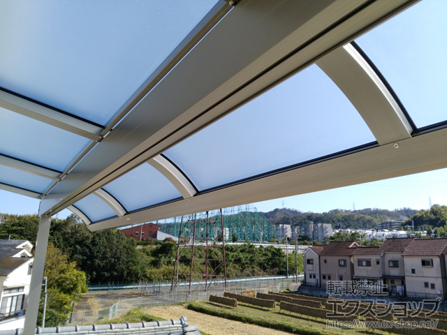 大阪府寝屋川市ののバルコニー・ベランダ屋根 ヴェクターテラス R型 屋根タイプ 単体 積雪〜20cm対応 施工例