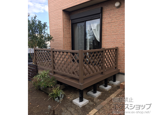 茨城県ひたちなか市ののウッドデッキ リウッドデッキ 200＋独立式リウッドステップ2型＋デッキフェンス2型 ラチス格子 施工例