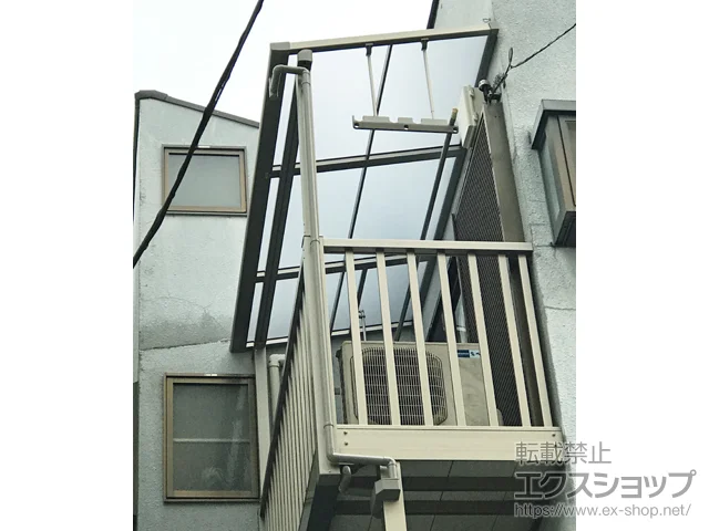 神奈川県川崎市のLIXIL リクシル（トステム）のバルコニー・ベランダ ビューステージHスタイル 縦太格子 単体 柱建て式 *片袖納まり 施工例