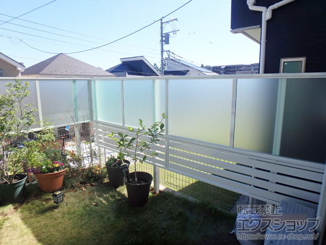 東京都八王子市ののフェンス・柵 シンプレオフェンスP1型+＜下段＞シンプレオフェンスSY1型 2段支柱 自立建て用（パネル2段） 施工例