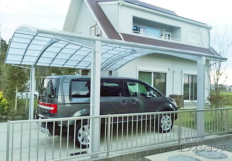 茨城県那珂市のLIXIL リクシル（トステム）のカーポート リベルポートシグマIII 3台用 積雪〜20cm対応/4本柱 施工例
