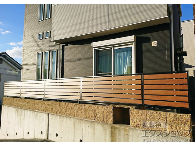 兵庫県明石市ののフェンス・柵 モクアルフェンス 横板タイプ 自由柱施工 施工例