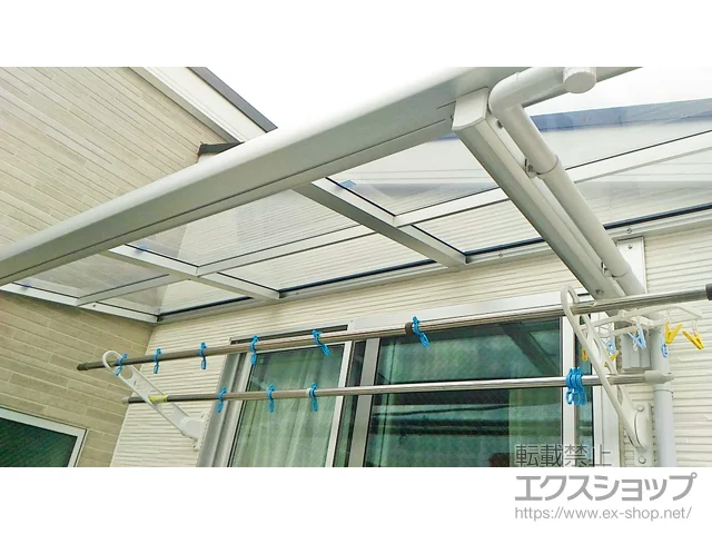 東京都杉並区のLIXIL(リクシル)のバルコニー・ベランダ屋根 スピーネ F型 ルーフタイプ 単体 積雪～20cm対応 ※片袖納まり 施工例