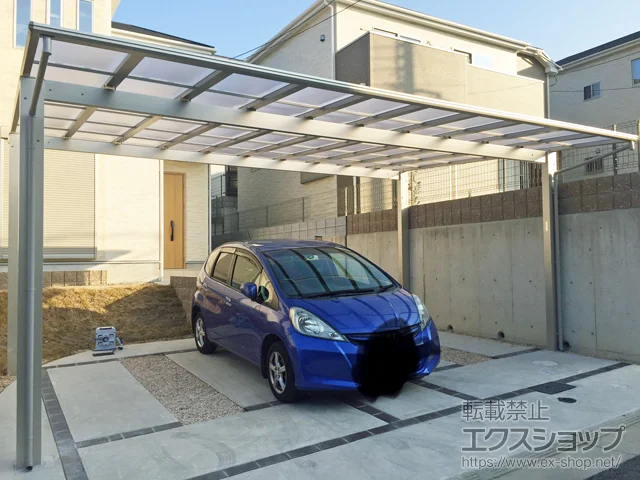 兵庫県宝塚市のYKKAPのカーポート エフルージュ ツイン 積雪〜20cm対応 施工例