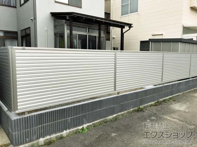 石川県金沢市ののフェンス・柵 ミエーネフェンス 目隠しルーバータイプ 自由柱施工【A】 施工例