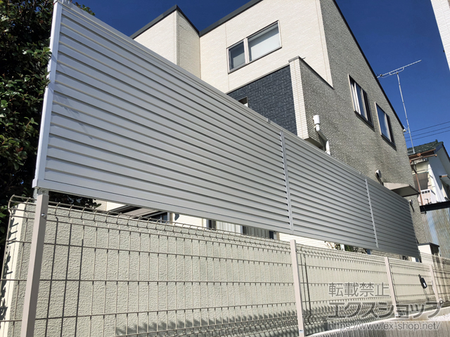 神奈川県川崎市ののフェンス・柵 ミエーネフェンス 目隠しルーバータイプ 自由柱施工 施工例