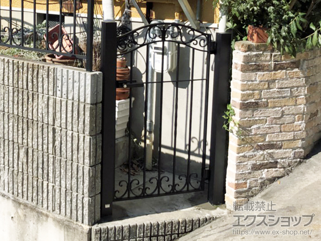 兵庫県川西市のの門扉 ラフィーネ門扉4型 片開き 柱使用 施工例