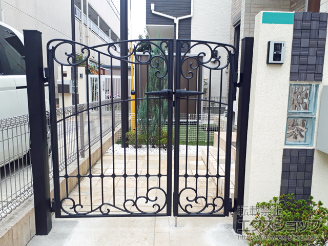 埼玉県狭山市のの門扉 キャスリート8型 両開き親子　門柱タイプ 施工例