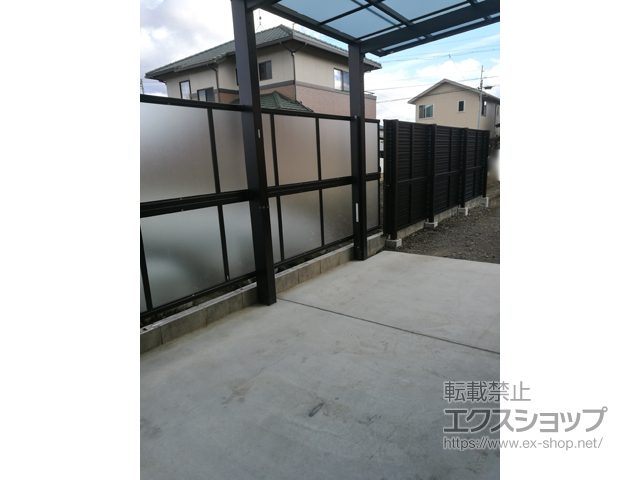 愛知県丹羽郡扶桑町ののフェンス・柵 ミエーネフェンス 目隠しルーバータイプ 2段支柱 自立建て用（パネル2段） 施工例