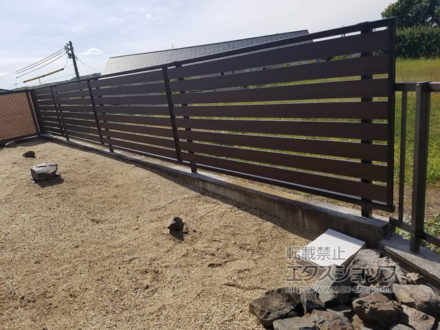 三重県四日市市ののフェンス・柵 モクアルフェンス 横板タイプ 自由柱施工 施工例