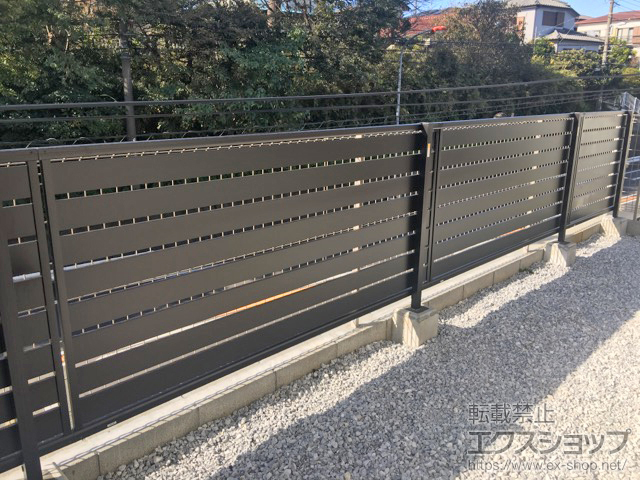 神奈川県藤沢市ののフェンス・柵 モクアルフェンス 横板タイプ 自由柱施工 施工例