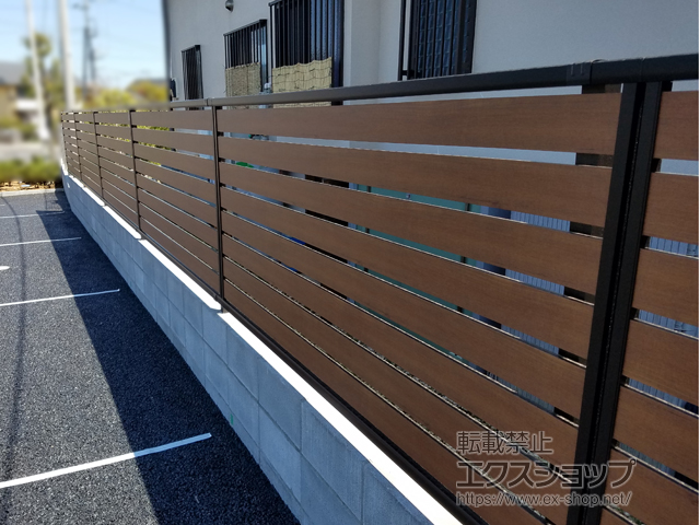 茨城県稲敷郡阿見町ののフェンス・柵、サイクルポート・駐輪場 モクアルフェンス 横板タイプ 自由柱施工 施工例